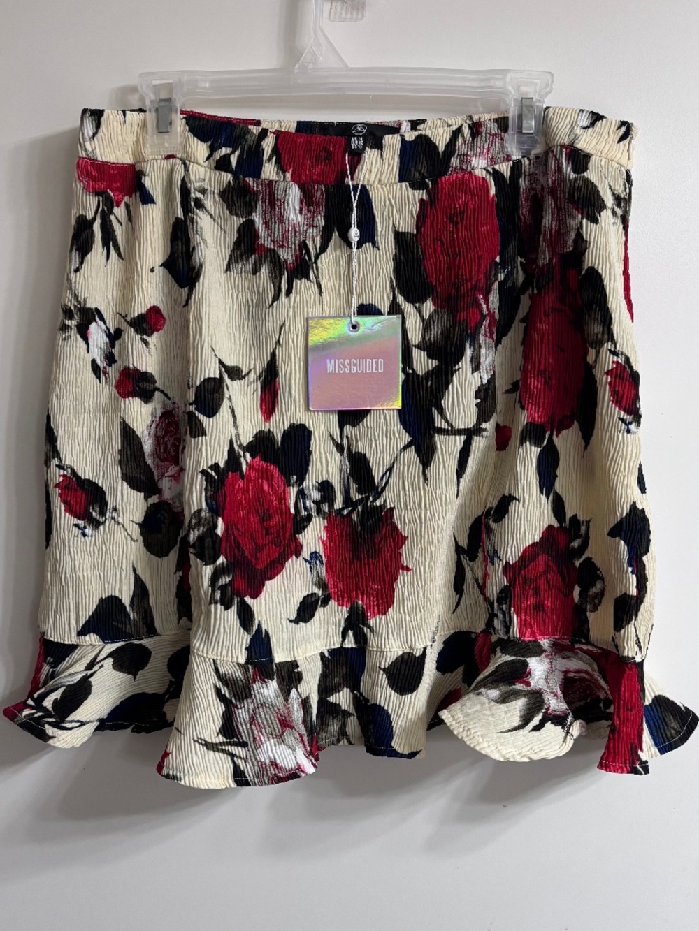 Missguided NWT Rose Floral Plisse Mini Skirt Ruffle Cream Red Black Size 10